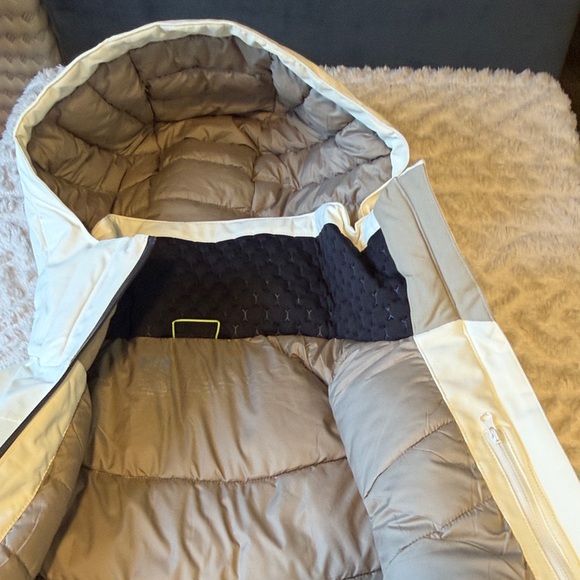 Helly Hansen Women’s Alphelia Ski Jacket - Picture 6 of 6